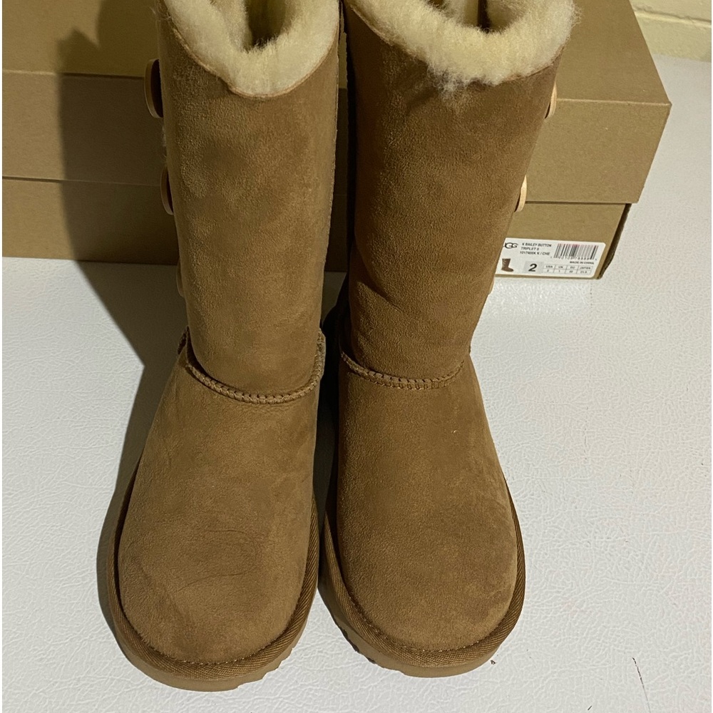 Youth Bailey button triplet II boots